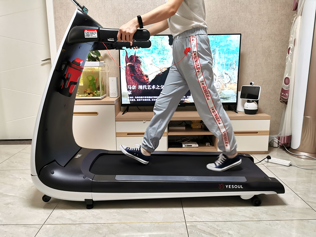 野小兽p30跑步机稳定性怎么样,野小兽折叠跑步机细节展示