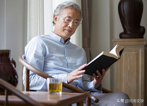 王友明：时见燕子衔新泥——王小燕散文集《春声燕语》序