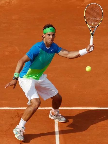 纳达尔红土夺冠集锦,纳达尔法网11冠战靴