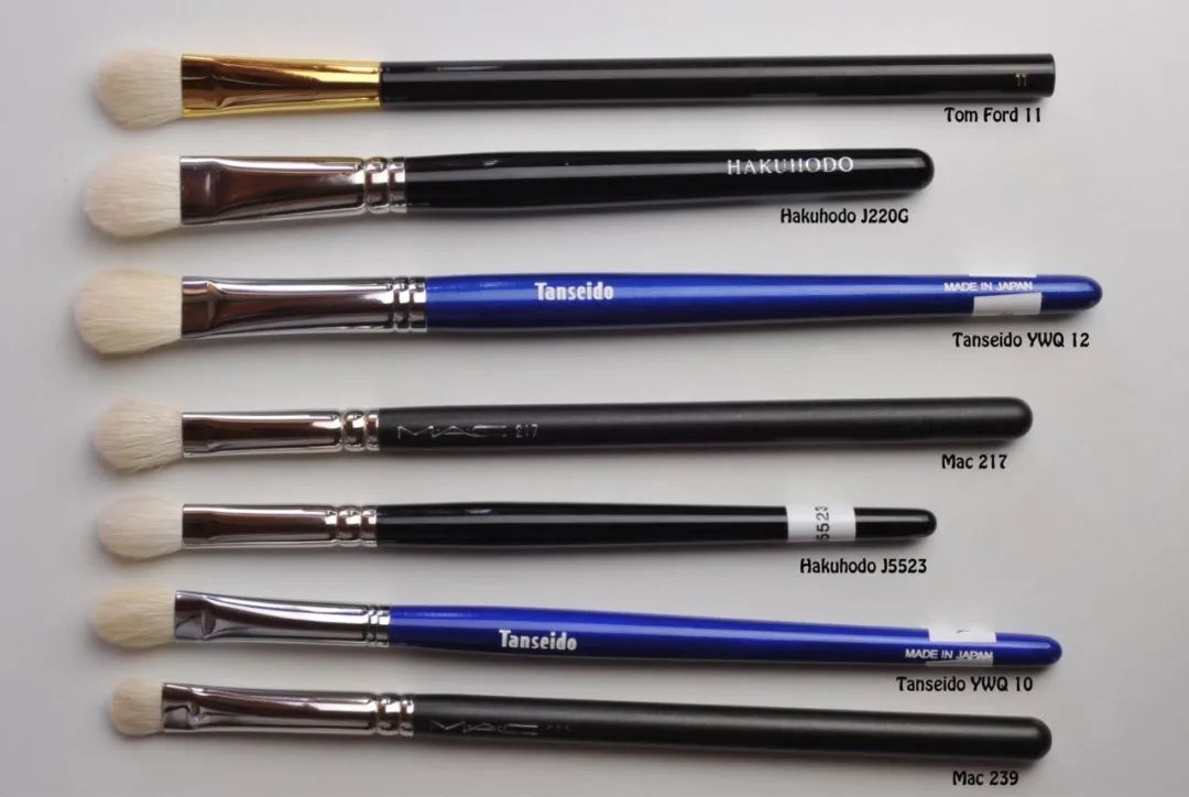 我终于找到比美妆蛋省粉100倍的宝藏刷子