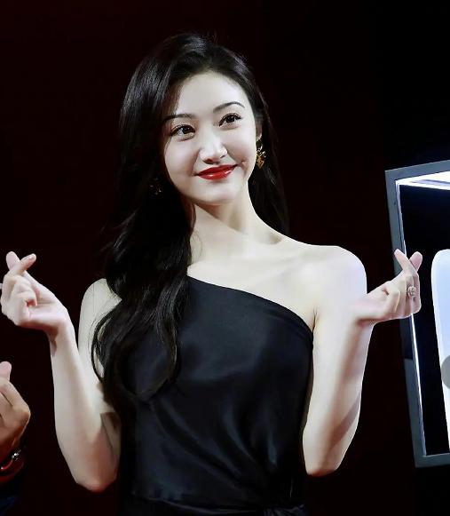 明星撞脸不可怕性别不同就尴尬,意想不到的明星撞脸