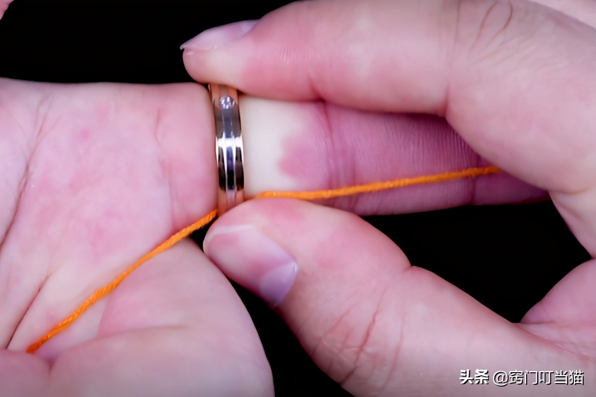 戒指戴太紧取不出来怎么办,戒指戴久了摘不下来用薄膜的方法