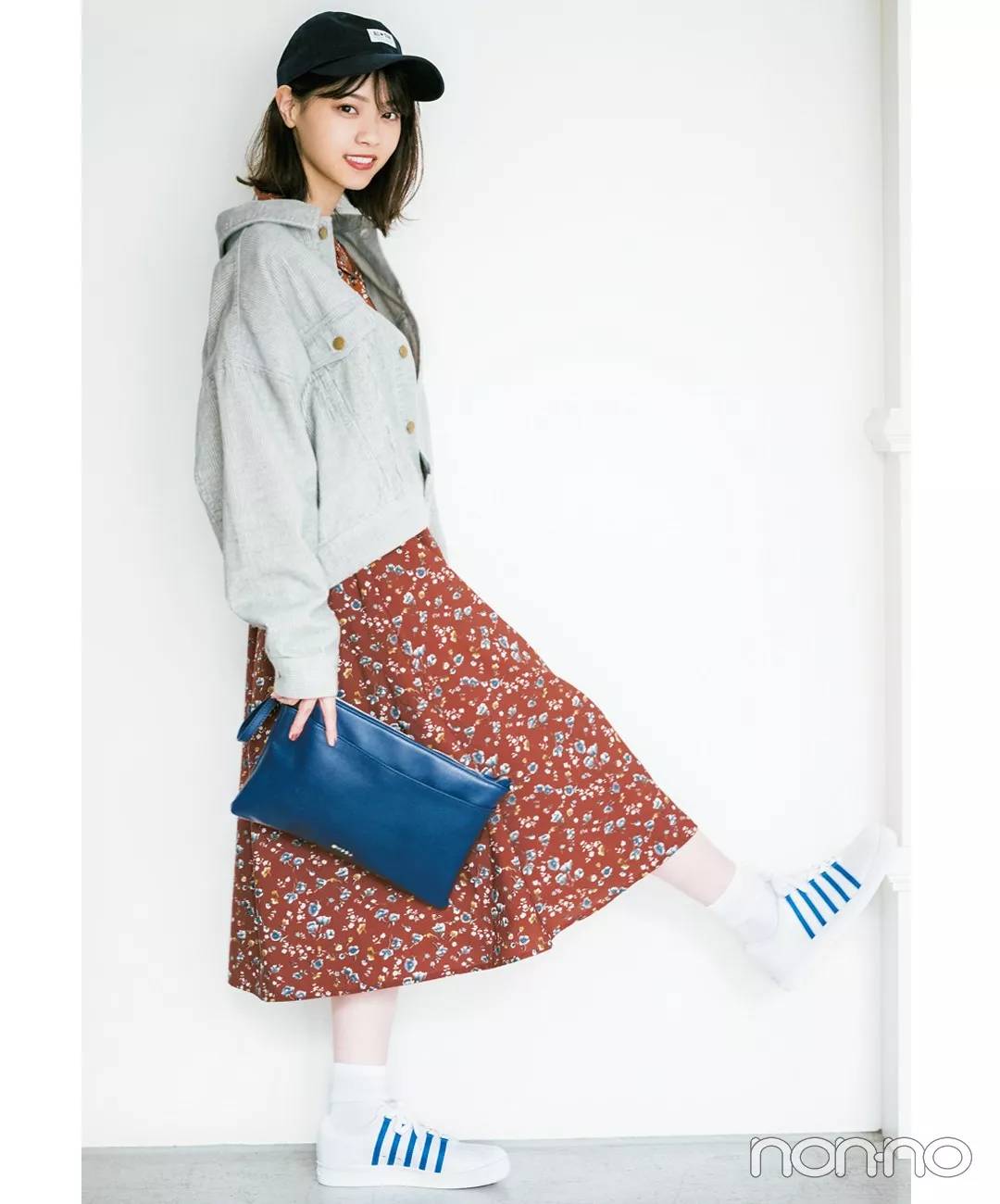 黑色运动鞋和白色运动鞋哪个百搭,白色运动鞋秋冬搭配男