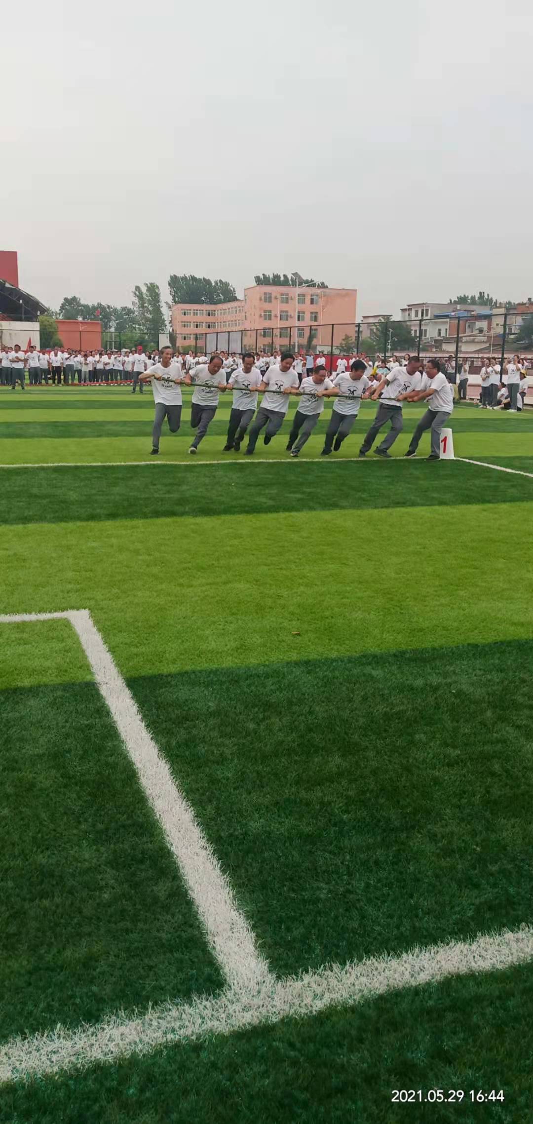 乡镇举行职工运动会,干部职工运动会激情开赛