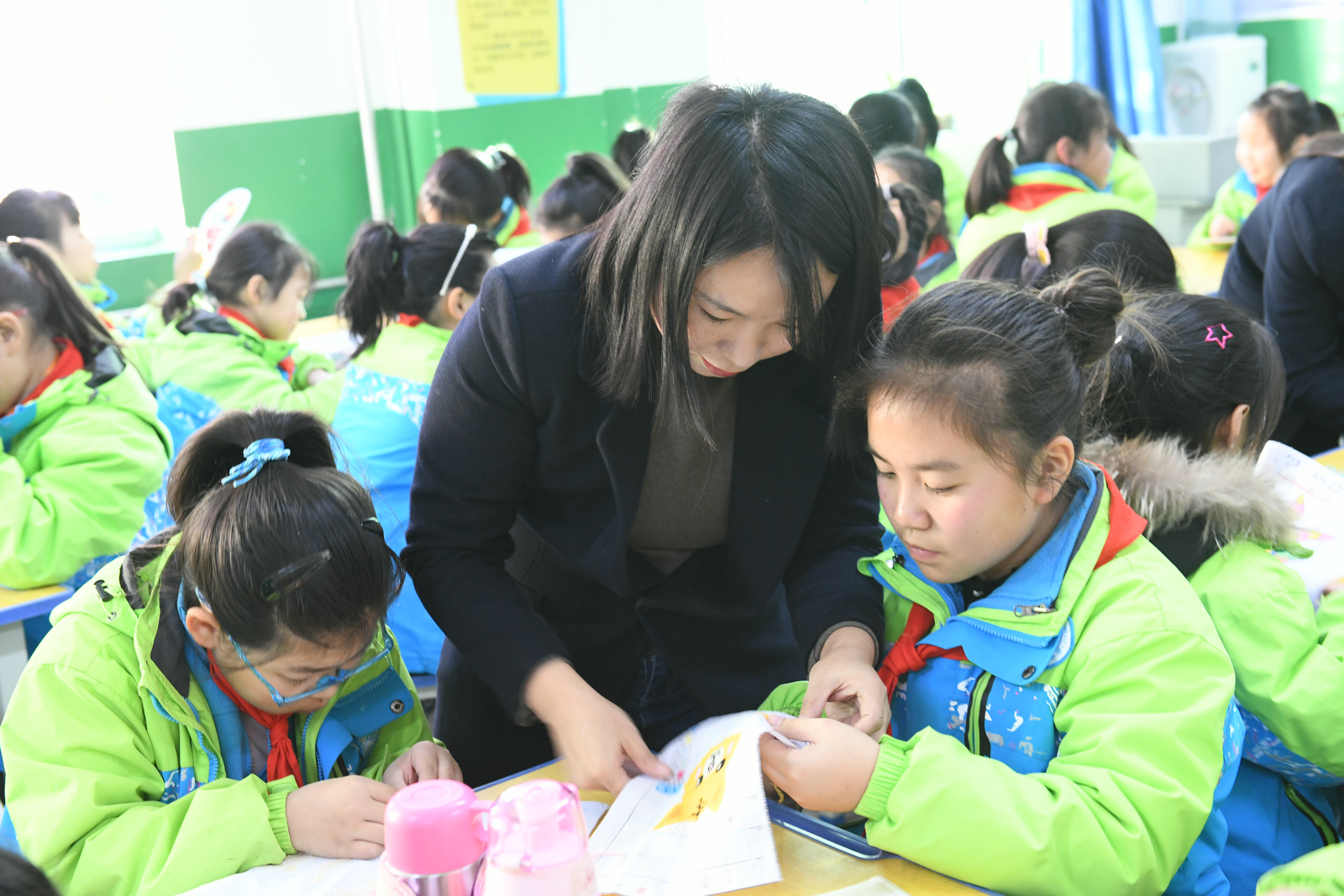 灿烂笑容，多彩课后，蓝田北小校园里“双减”百日孩子的快乐生活