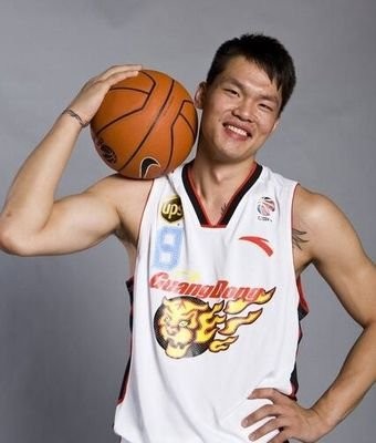 揭秘朱芳雨与现任妻子的恩爱秘密,朱芳雨三次婚姻