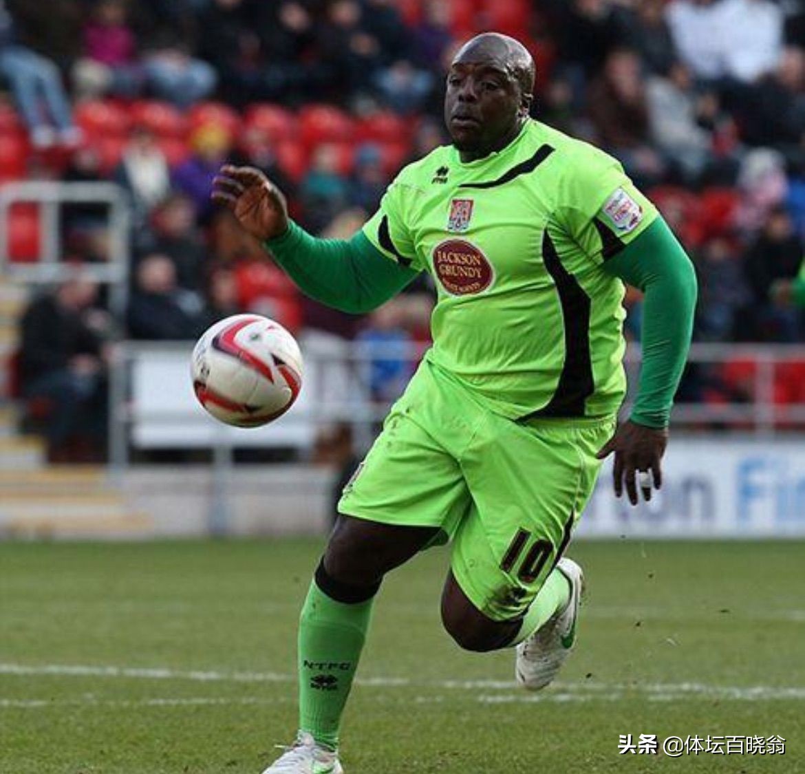 体重200斤的足坛超级锋霸!瓜帅坦言防他得3防1,39岁还在踢