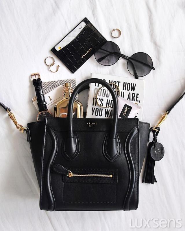 包包饰品拍照如何拍出高级感,出门旅游拍照百搭实用包包