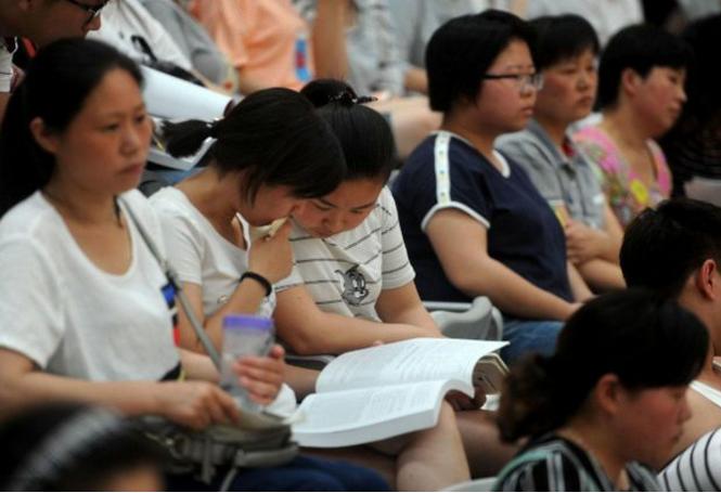 女生适合学的专业就业前景好的,未来几年女生就业前景好的专业