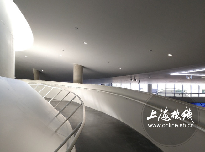 上海宁纷纷争先打卡废弃的油罐神秘的“白罐子”吸睛十足