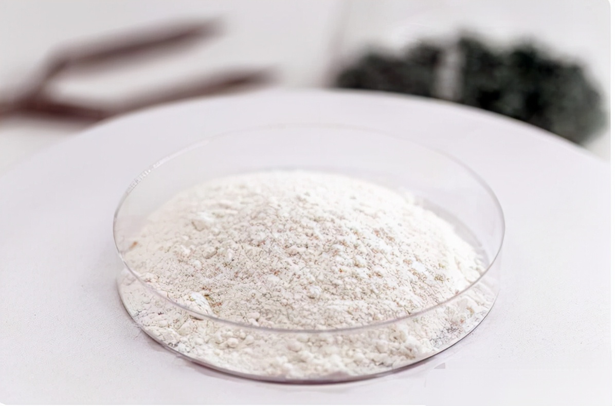 出现黄斑的衣服不要扔,“过碳酸钠”帮你去除污渍