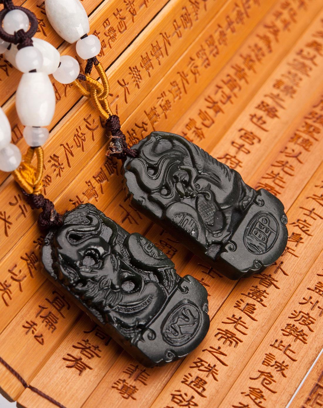 黑色翡翠的辨别及其相似玉种鉴定