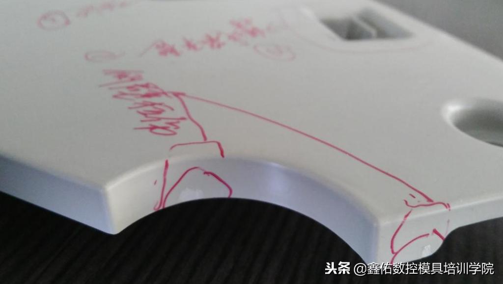 模具异常分析与解决,塑胶模具产品拉伤原因与解决方法