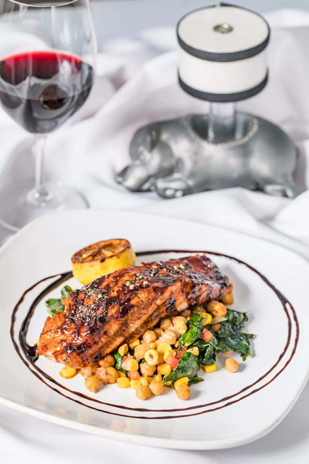 iapm明星牛排馆价格,高端网红打卡牛排店