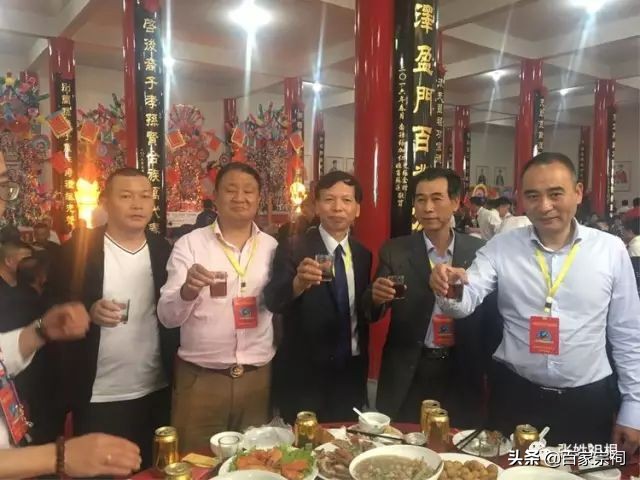 阜南张氏祠堂落成庆典仪式,张氏祠堂唱戏人山人海