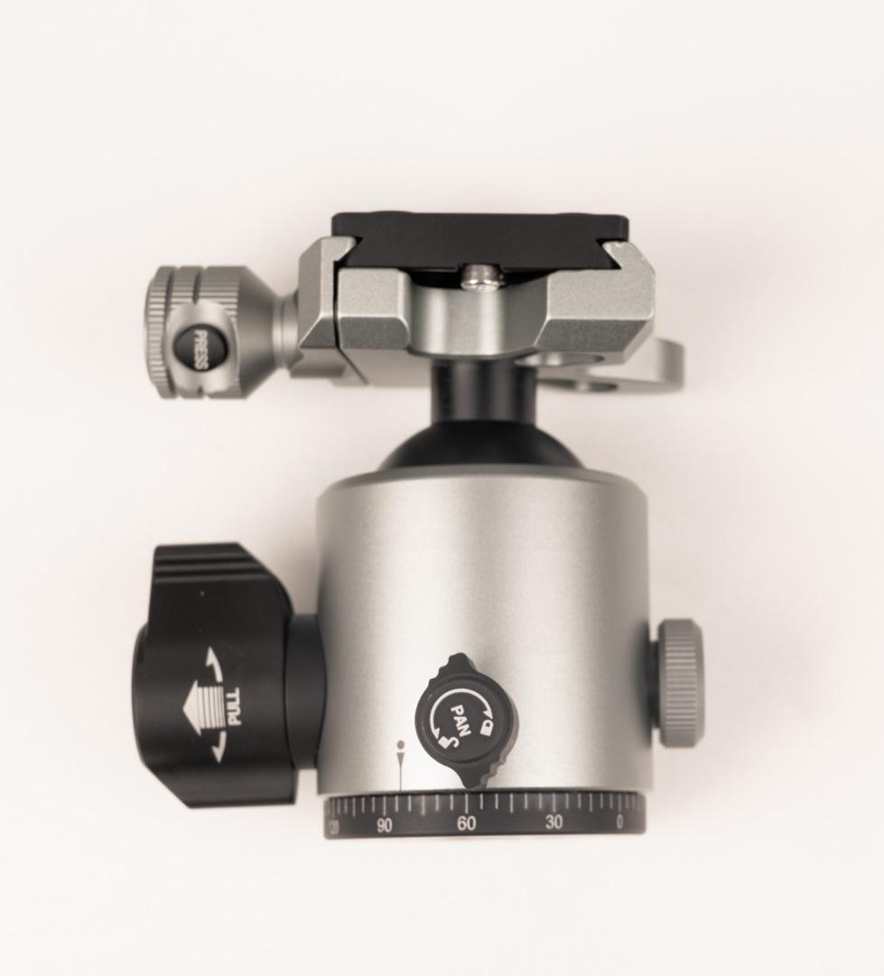 三脚架便携款和稳定款怎么选,三脚架轻便还是稳固