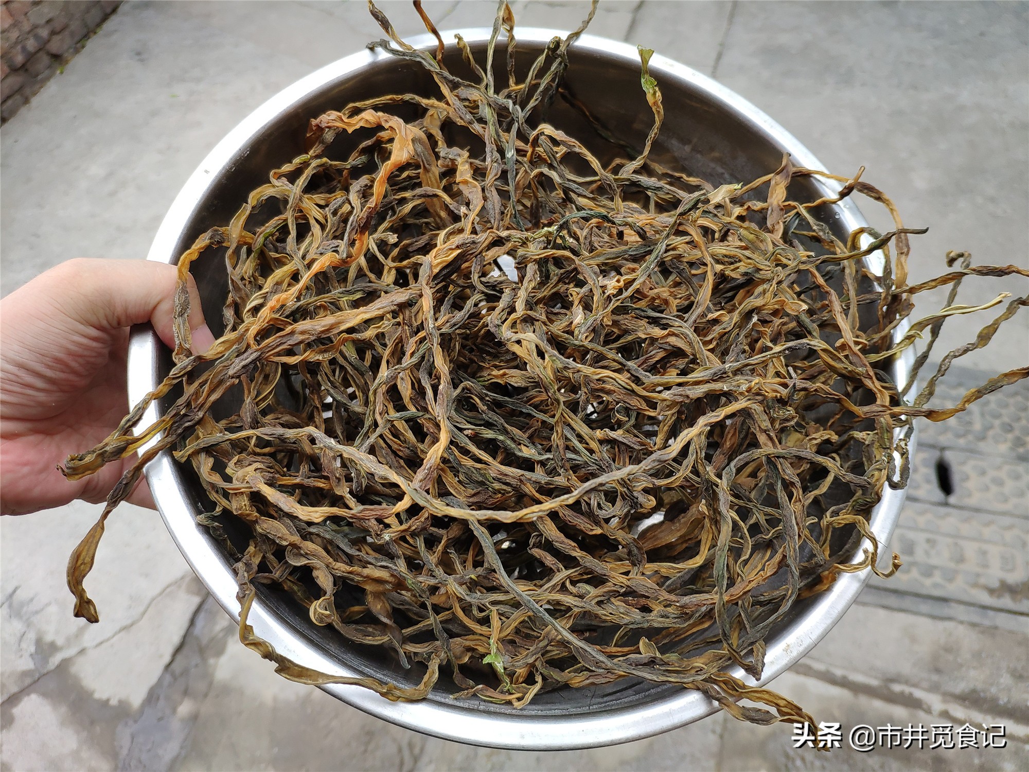 豆角晒7成干,新鲜豆角晒成干豆角一斤能出多少