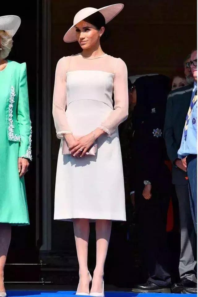 女人爱穿丝袜是什么心理,女人爱穿袜子的好处