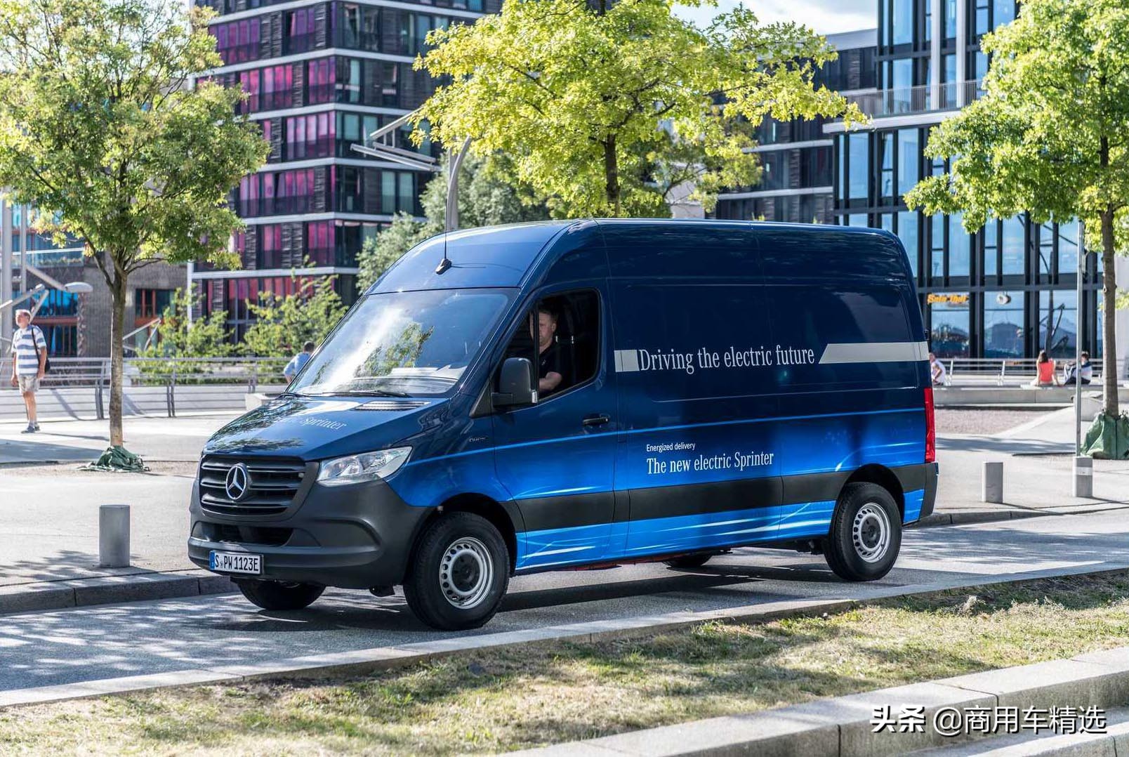 奔驰凌特商用车,第一代奔驰凌特商务车