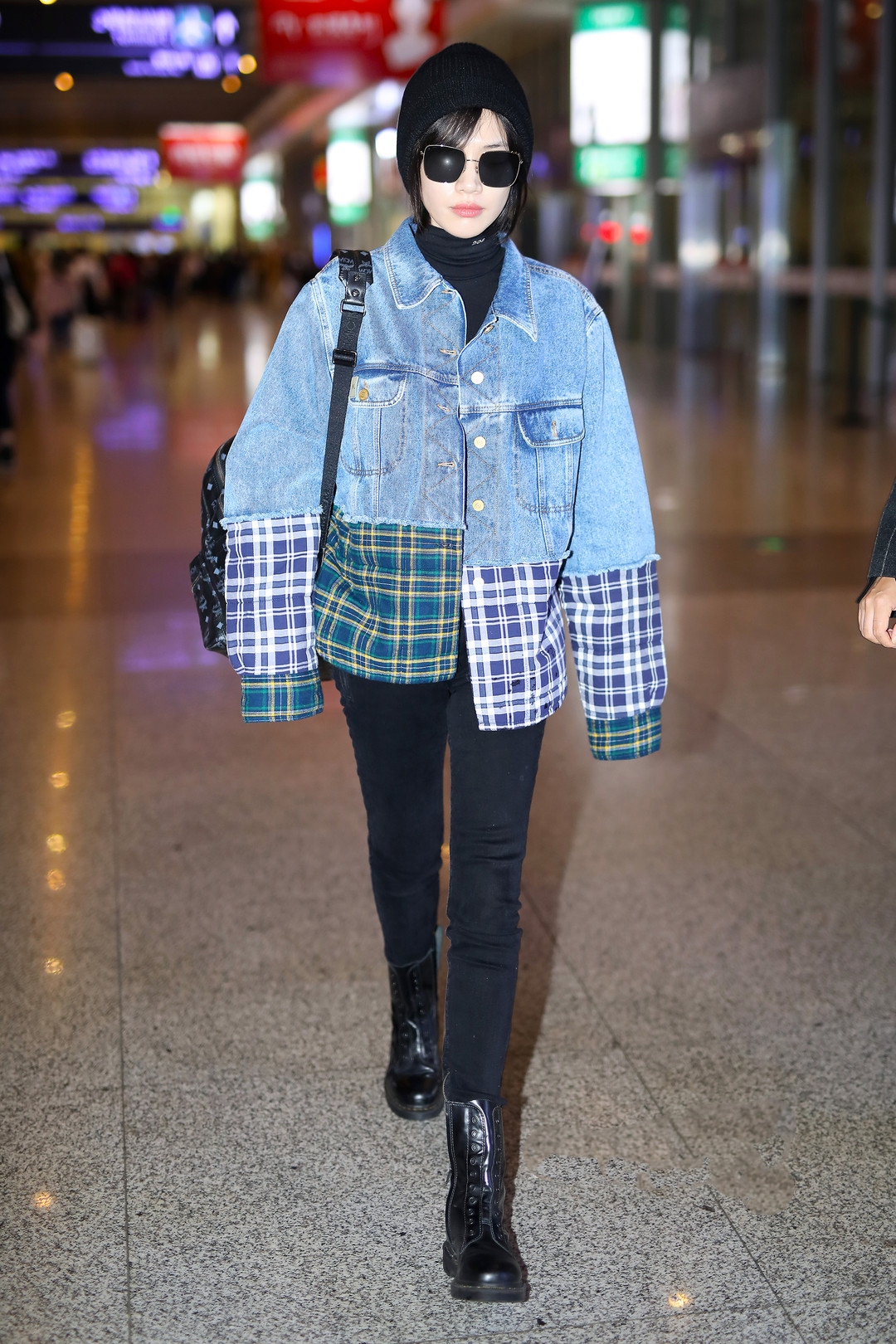 今年最流行夏天后底凉鞋,今年流行什么鞋子凉鞋舒服