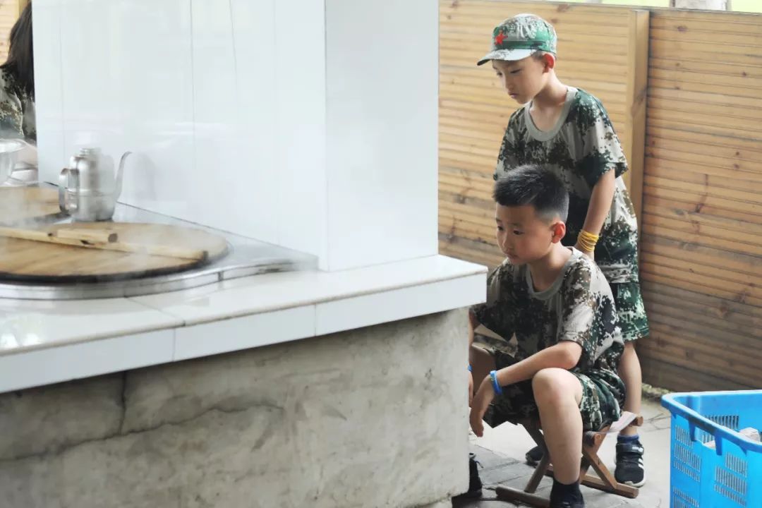 房车露营旅行推荐,自驾出游露营野炊房车营地