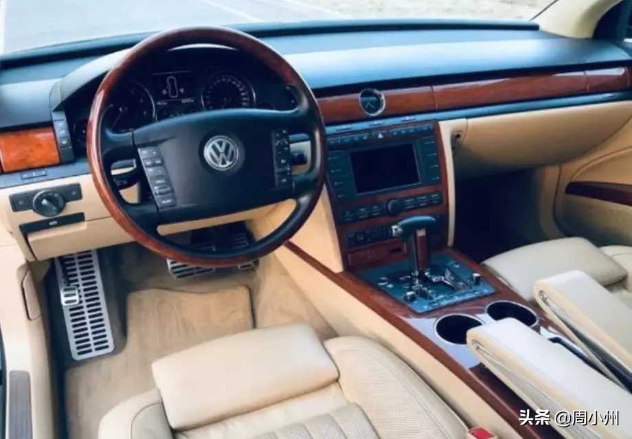 开辉腾的小伙子,辉腾16款w12