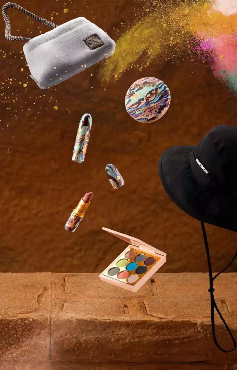 在李宁你不光能买到百纳配色弧ACE，甚至还能买到MAC彩妆