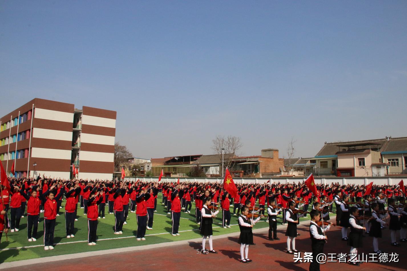 向雷锋同志致敬！为强盛祖国放歌！为文明宣化点赞！