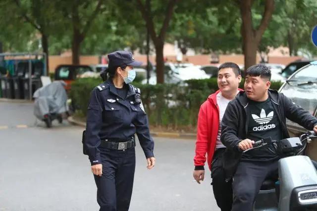 这里有许多故事的英文,纪念我们的每一个故事