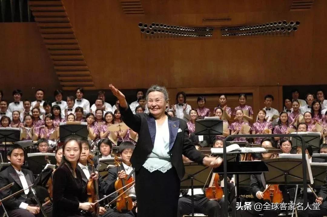 指挥家郑小瑛谈交响乐,客家山歌指挥家郑小瑛