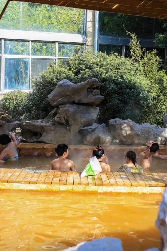 新盈泰生态温泉度假村天气,新盈泰温泉度假村夜场