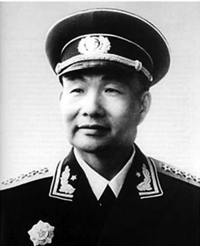 五五授衔时，人民*队军**八位最出众的参谋长，分别被授予什么军衔？