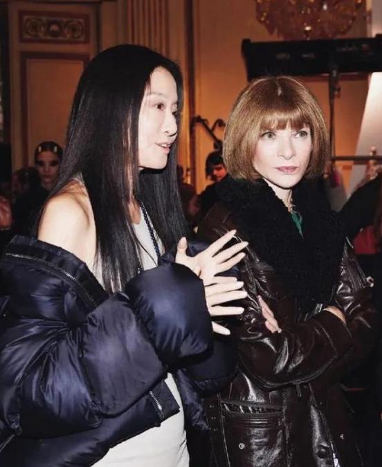 王薇薇42岁第一件婚纱,72岁婚纱女王王薇薇生日照曝光