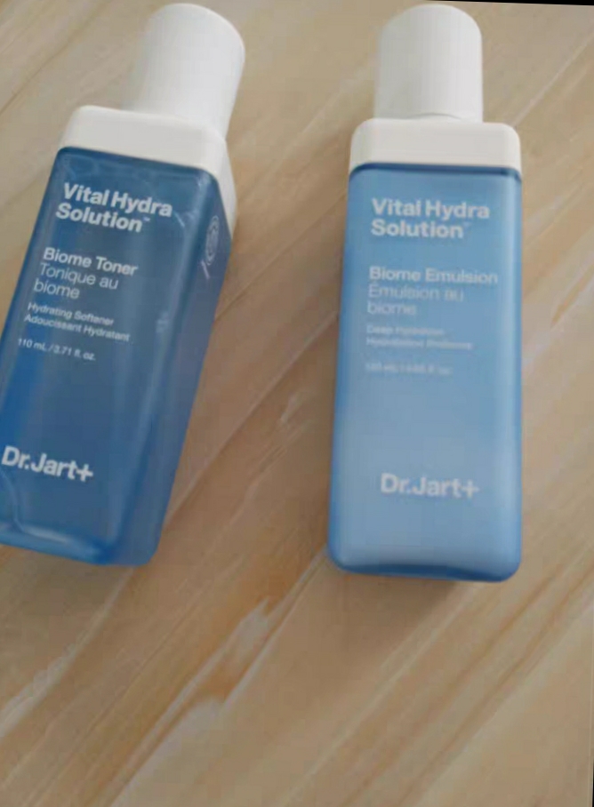 买贵不如选对,AHC神仙水,调节水油均衡不粘腻