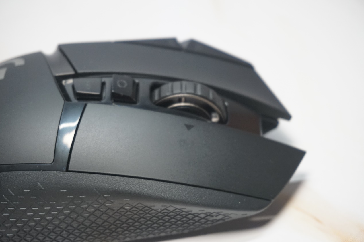 为什么普通鼠标比罗技g502还好用,罗技鼠标g502g402g304哪个顺手