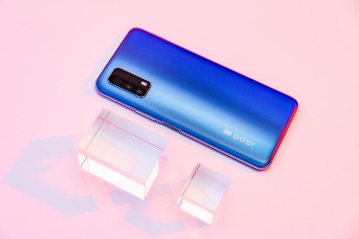 凌乱的桌面不好找应用？iQOOZ1x抽屉模式见招拆招