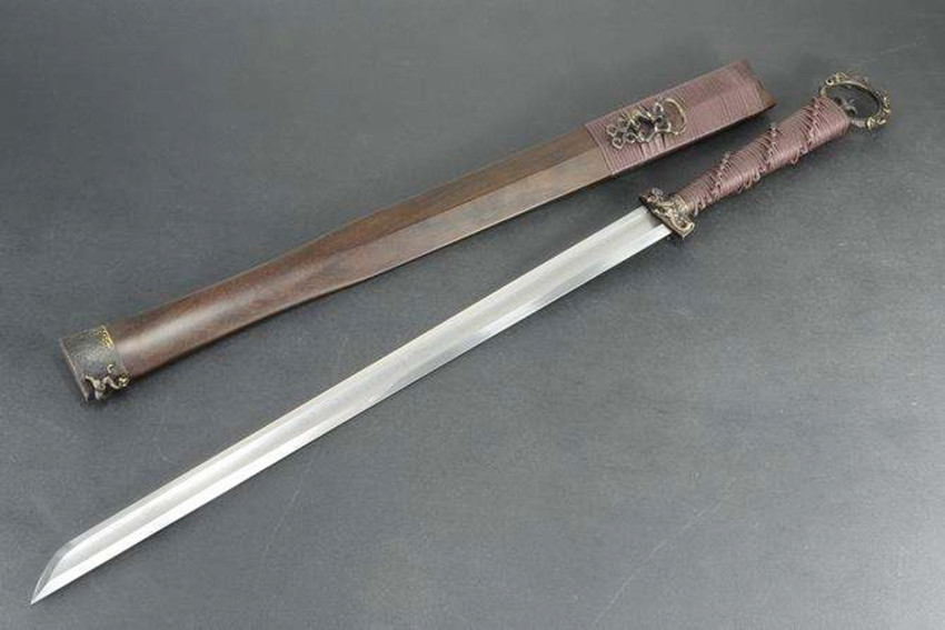 关羽的武器真的是青龙偃月刀吗,关羽到底有多少把青龙偃月刀