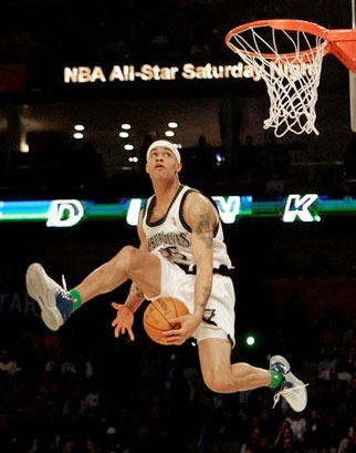 别只羡慕NBA球员高薪！看完5位球星成长故事，你会佩服而不是嫉妒