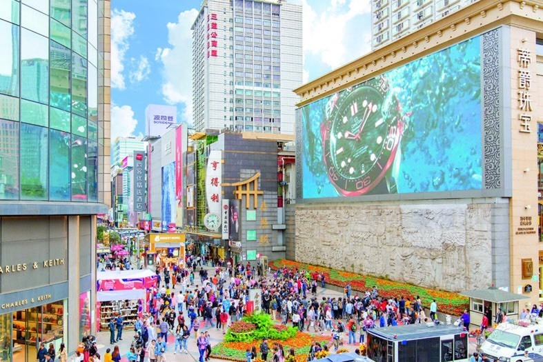 春熙路被评为高品位步行街,春熙路商圈从辉煌到衰败