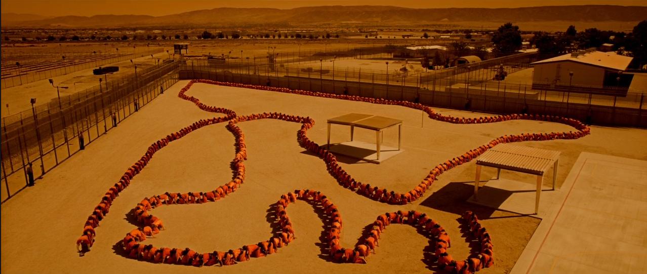 《人体蜈蚣系列》:从全彩到黑白默片重口味背后的荒诞剧情