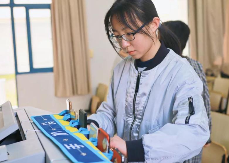 天价校服600元,“天价校服”事件