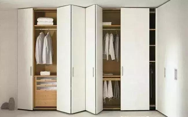 床头柜和衣柜一体设计非常鸡肋,床头柜衣柜一体太鸡肋