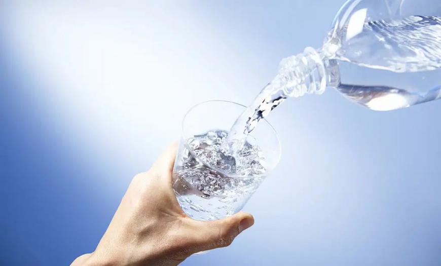 全球第一美胸到gucci老板娘，43岁身价超2300亿，她究竟有多美？