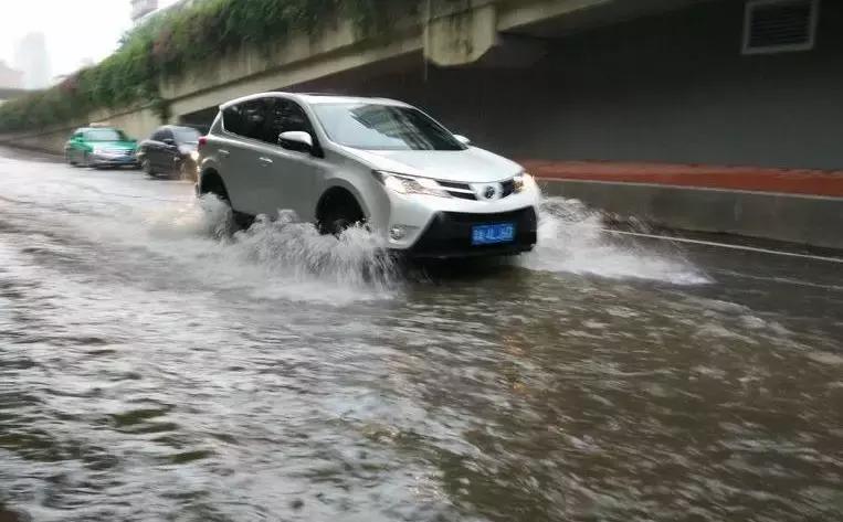 暴雨山洪灾害逃生避险,暴雨洪水的避险常识有哪些