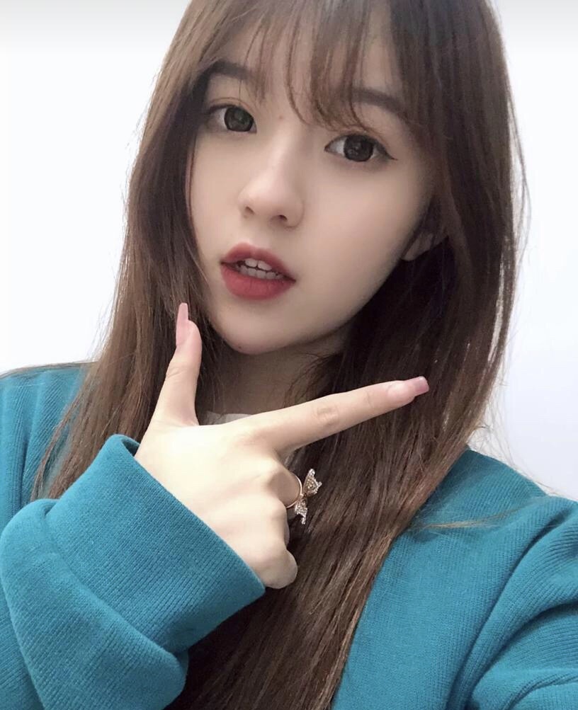 怎么向比自己大的女生告白,如何向一个女生高情商表白