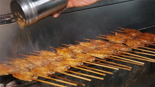 半个娱乐圈都打卡的眼镜小腰在簋街开店了！竟然3天五折！