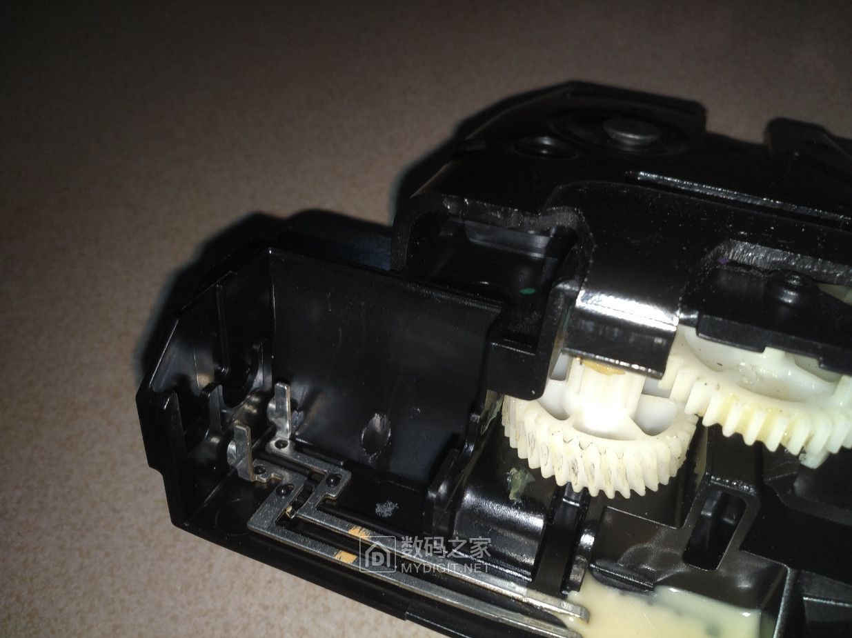 福特嘉年华后备箱锁打不开,福特嘉年华两厢后备箱锁应急开关