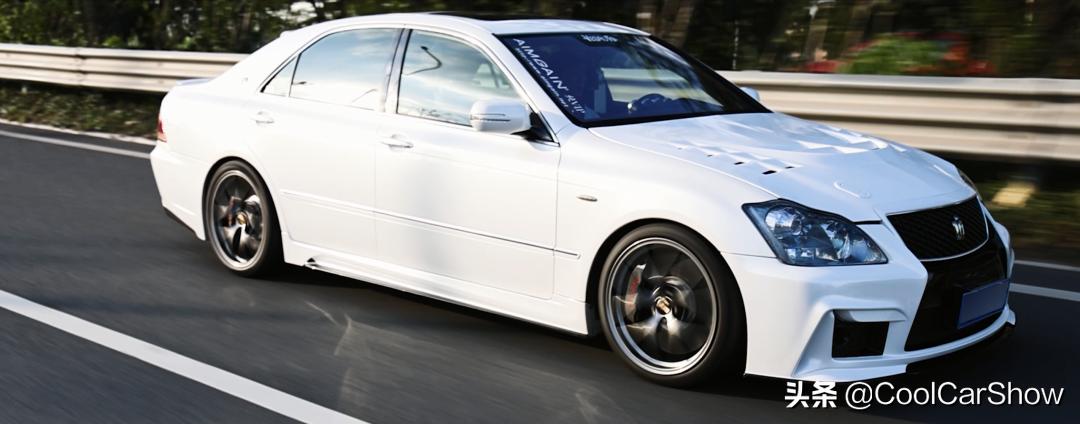 经典12代皇冠情怀老车,13代皇冠翻新复活视频