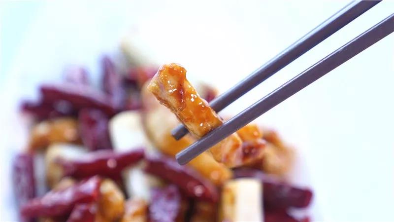 香葱捞脆皮鸡柳,香葱芝麻鸡柳