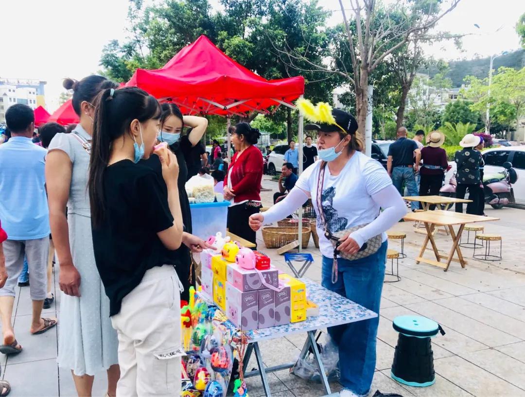 大理夜市水果小吃一条街,大理兴盛附近夜市哪里最热闹